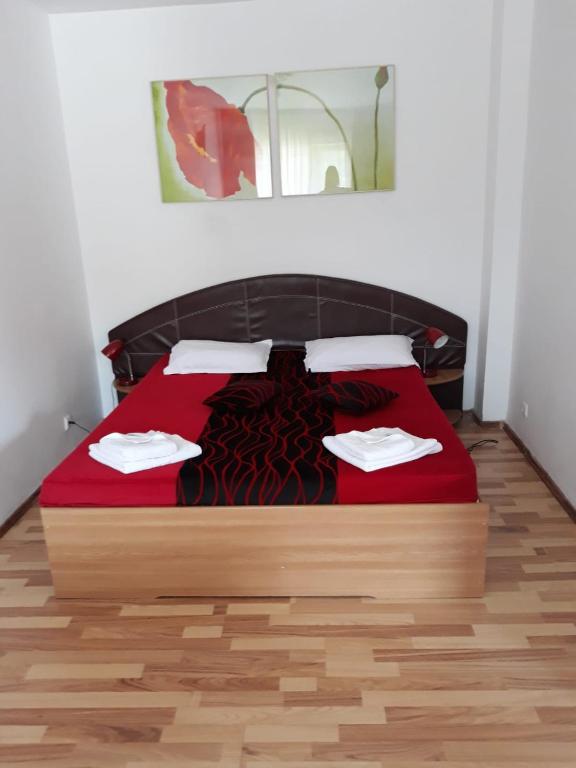 Hostel - Vlasca 78, Categorie 6 Stele, Craiova (AG)